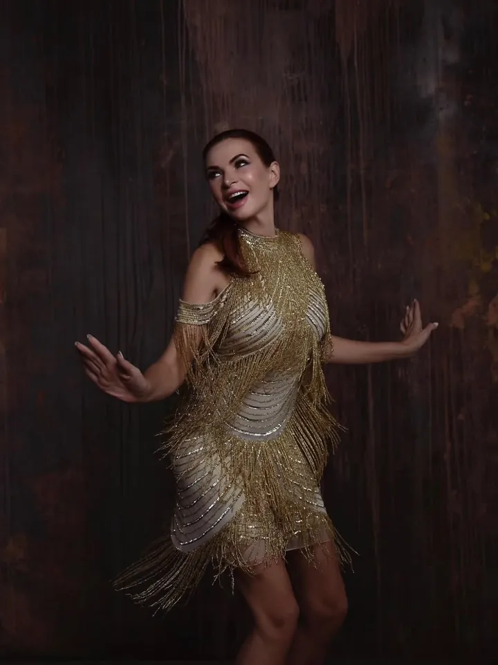 Эвелина Блёданс в платье ALLACOUTURE
